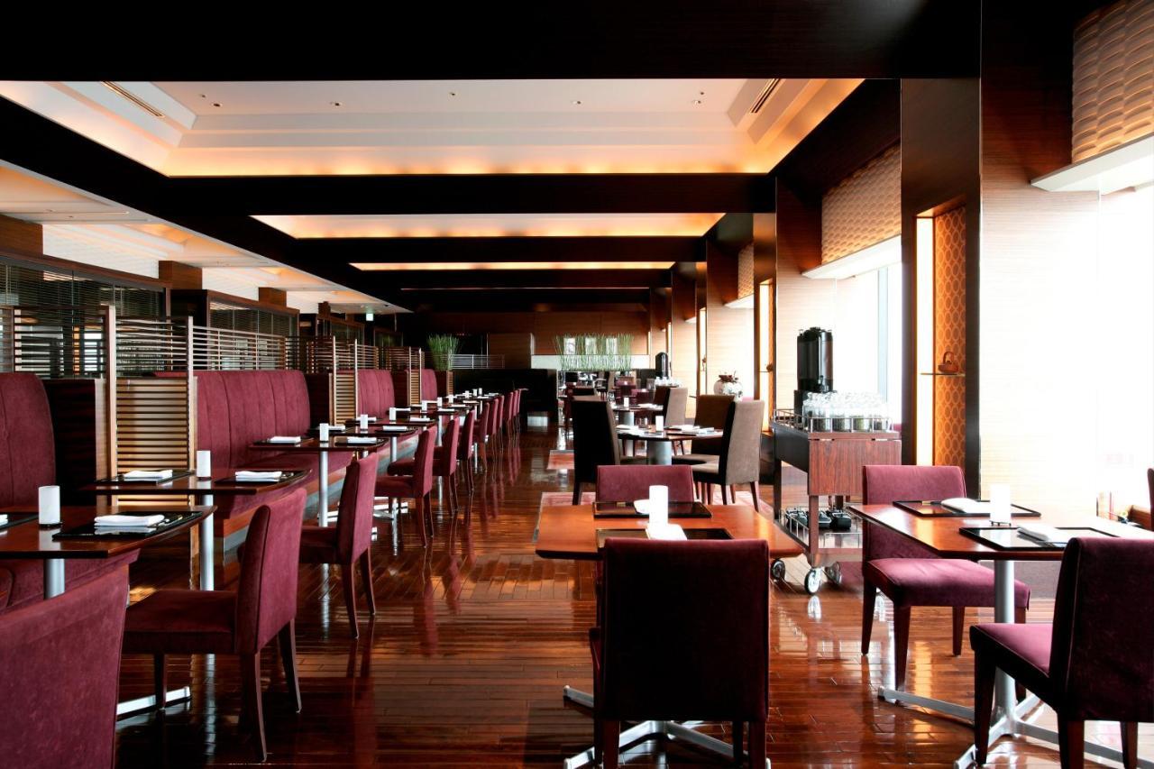 Intercontinental Yokohama Grand By Ihg Hotel Exterior photo The interior of the lounge